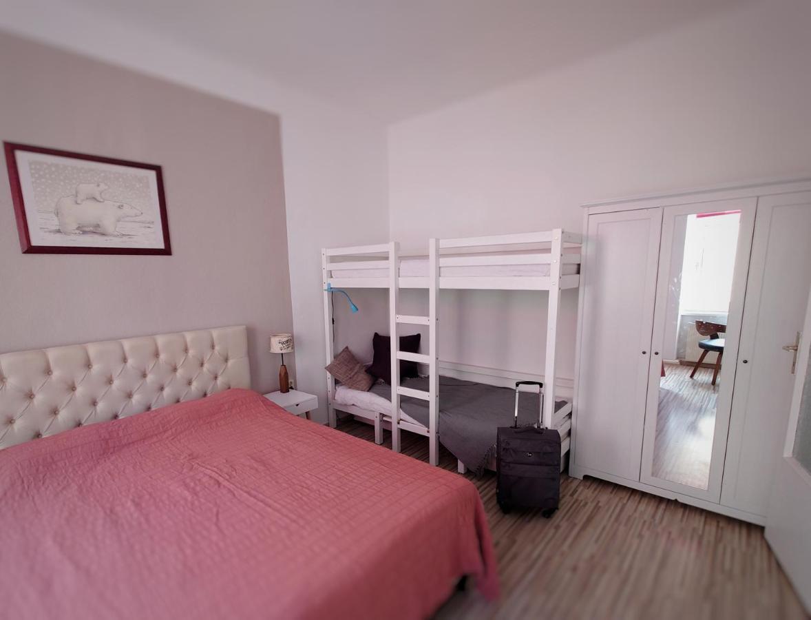 Appartamento Flat In Neo Country Style Aus Gruenderzeit Bis 6 Person Lipsia Esterno foto