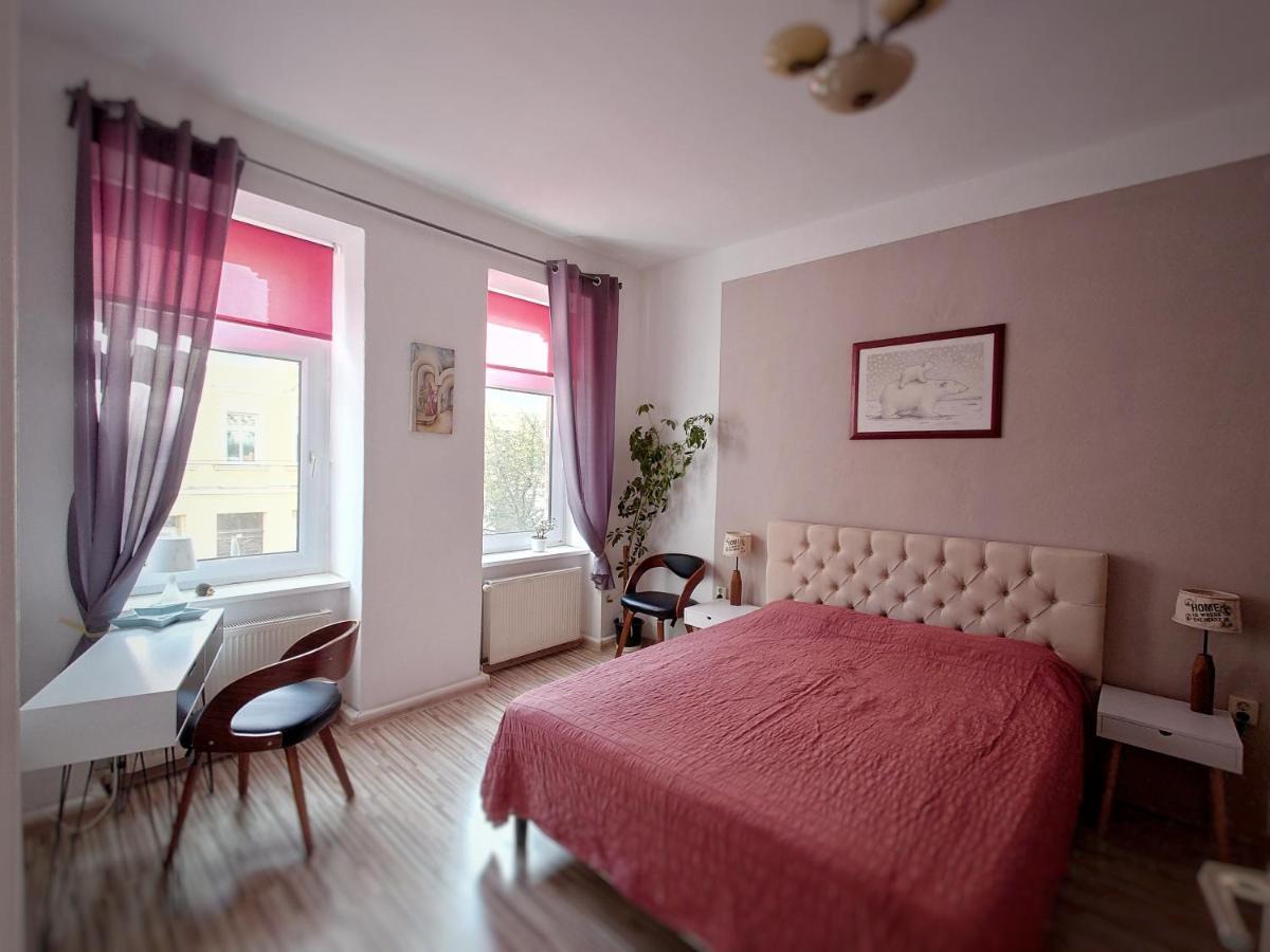 Appartamento Flat In Neo Country Style Aus Gruenderzeit Bis 6 Person Lipsia Esterno foto