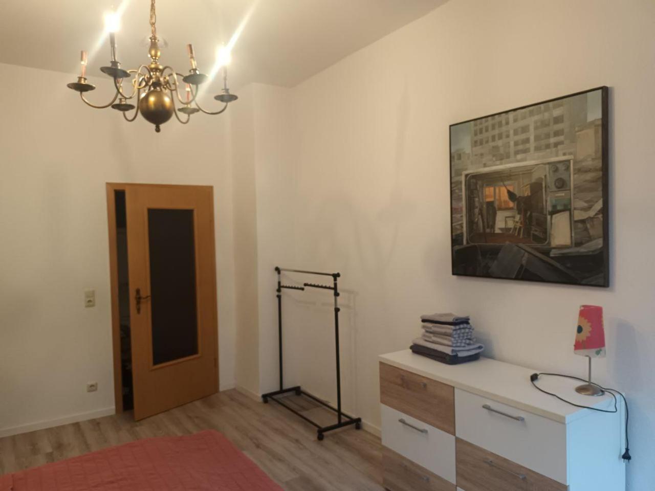 Appartamento Flat In Neo Country Style Aus Gruenderzeit Bis 6 Person Lipsia Esterno foto